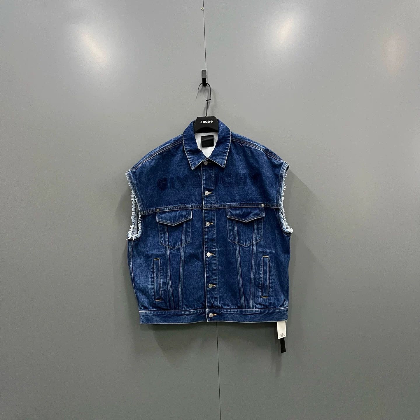 Givenchy Givenchy Blue Logo Frayed Denim Vest XXL Size US XXL / EU 58 / 5 - 1 Thumbnail
