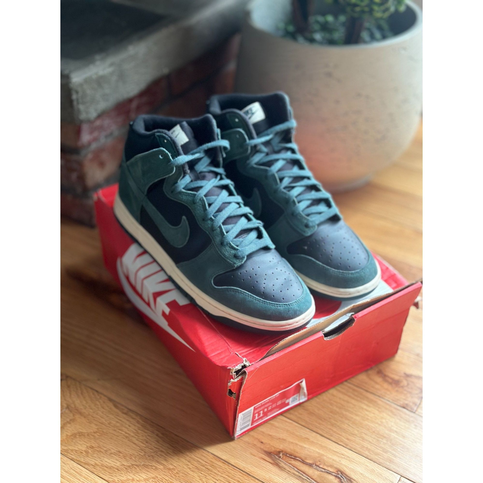 Nike 2023 NIKE DUNK HIGH RETRO PREMIUM BLACK/FADED SPRUCE SZ 11.5 Size US 11.5 / EU 44-45 - 2 Thumbnail