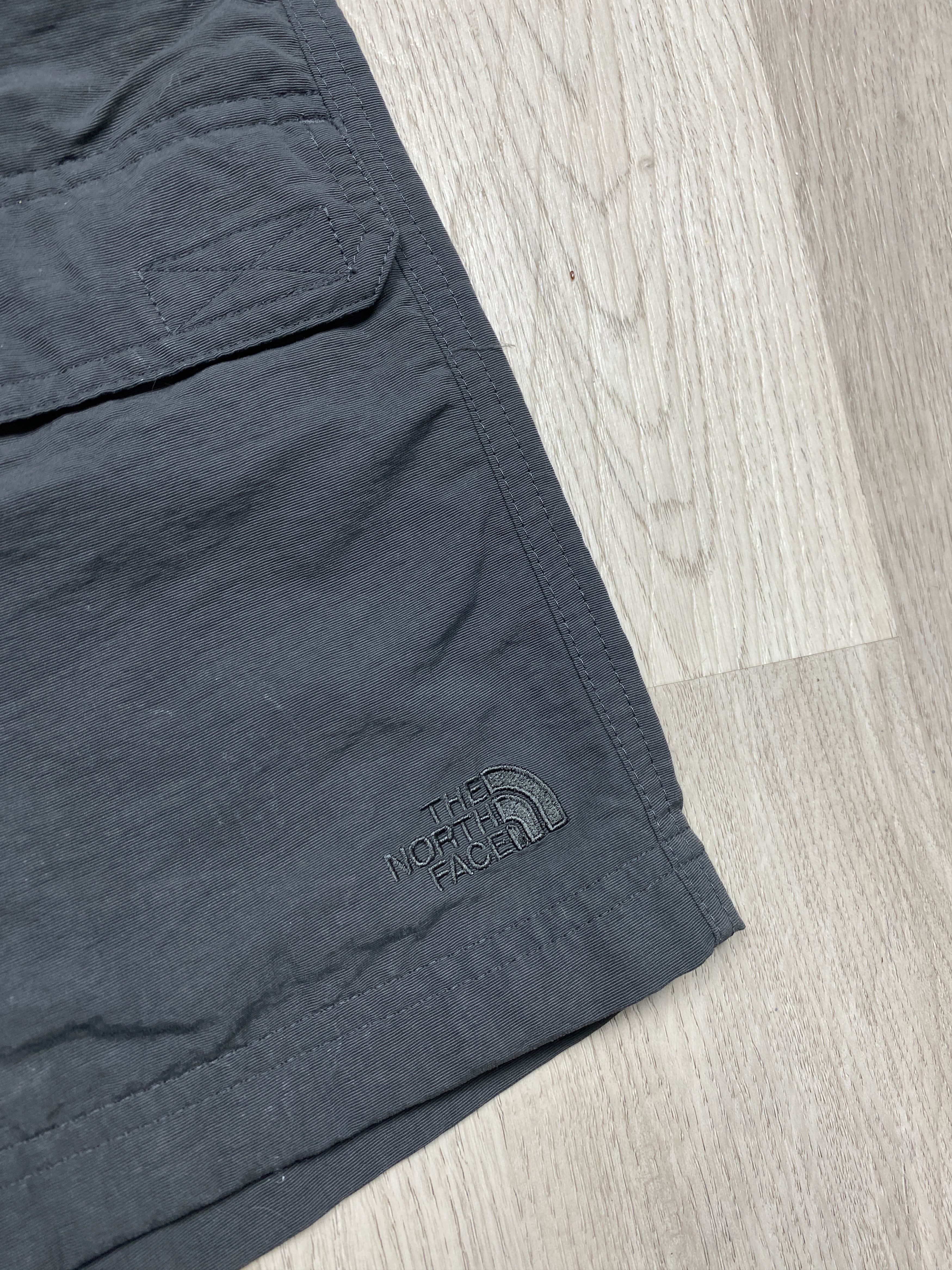 The North Face The North Face Vintage Mens Cargo Outdoor Shorts TNF Size US 30 / EU 46 - 3 Thumbnail