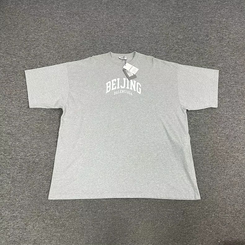 Balenciaga Balenciaga Short - sleeved t - shirt Size US XL / EU 56 / 4 - 1 Thumbnail