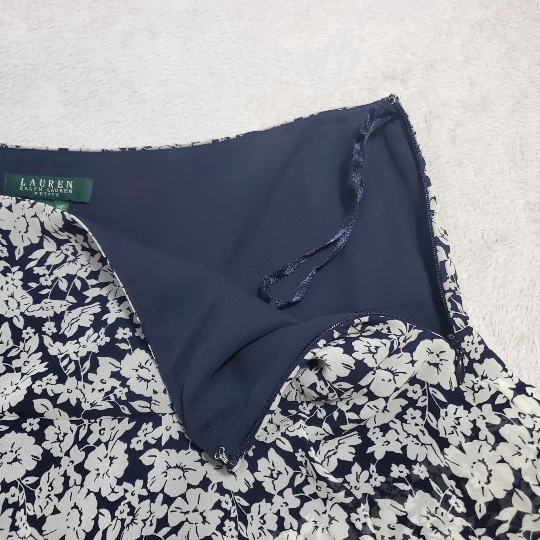 Ralph Lauren Lauren Ralph Lauren Skirt 14P Navy Taupe Floral 100% Silk Tiered Knee Length Skirt Size 36" / US 14 / IT 50 - 4 Thumbnail