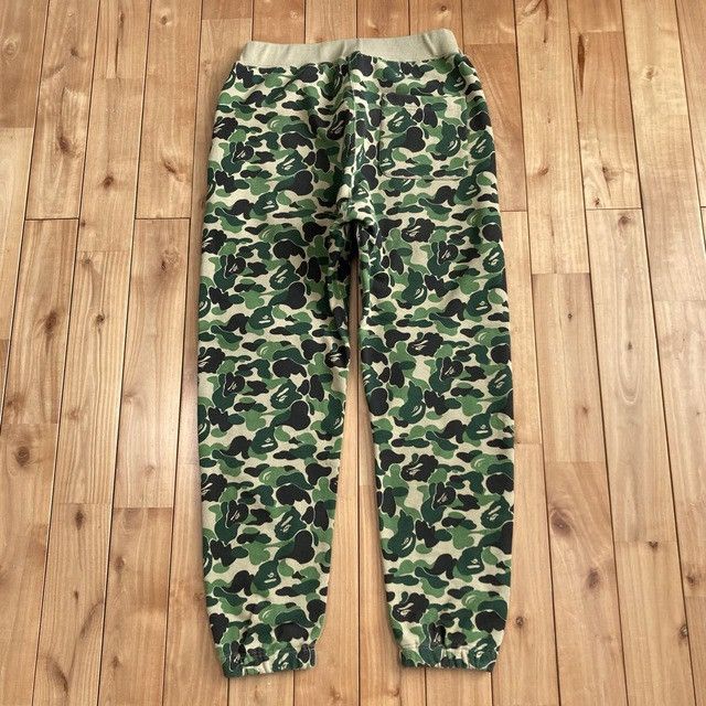 Bape × Undefeated BAPE × Undefeated ABC Camo Green Sweat pants APE ★size S Size US 30 / EU 46 - 4 Thumbnail