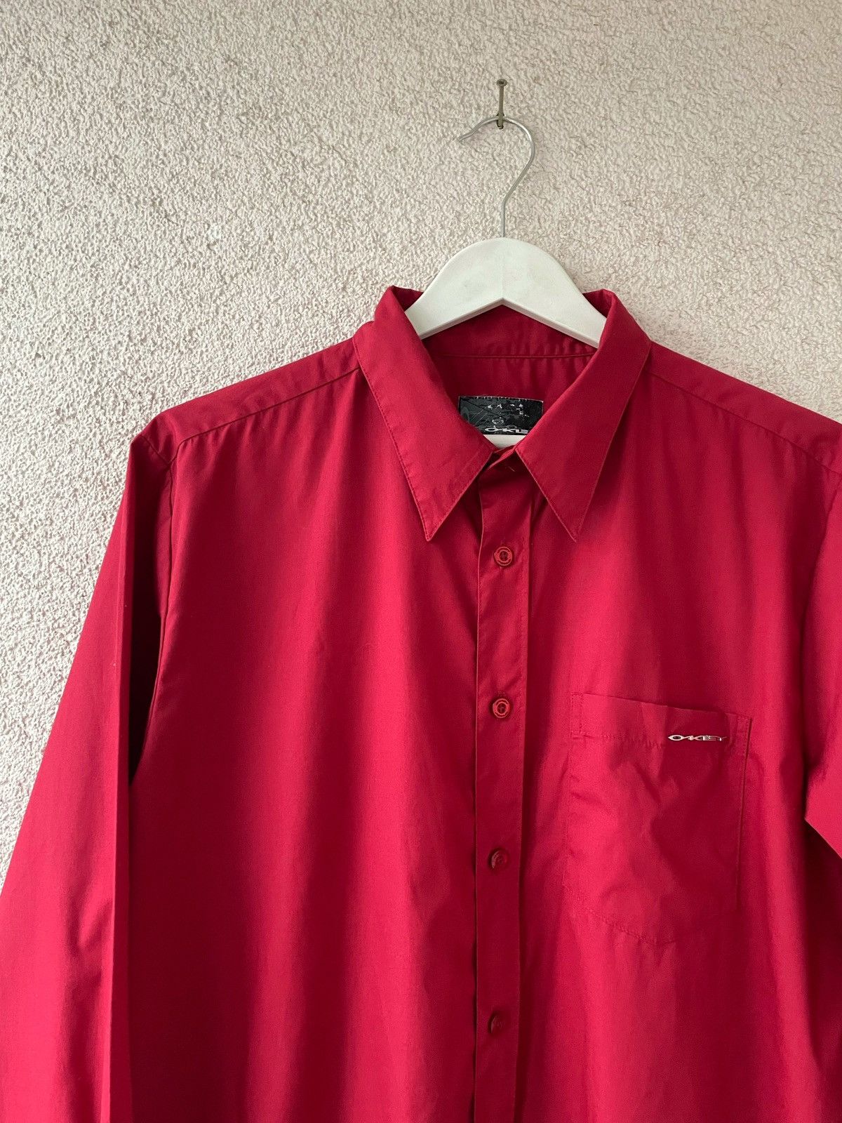 Oakley Oakley Men Basic Red Shirt Small Metal Logo Size L Gorpcore Size US L / EU 52-54 / 3 - 2 Thumbnail