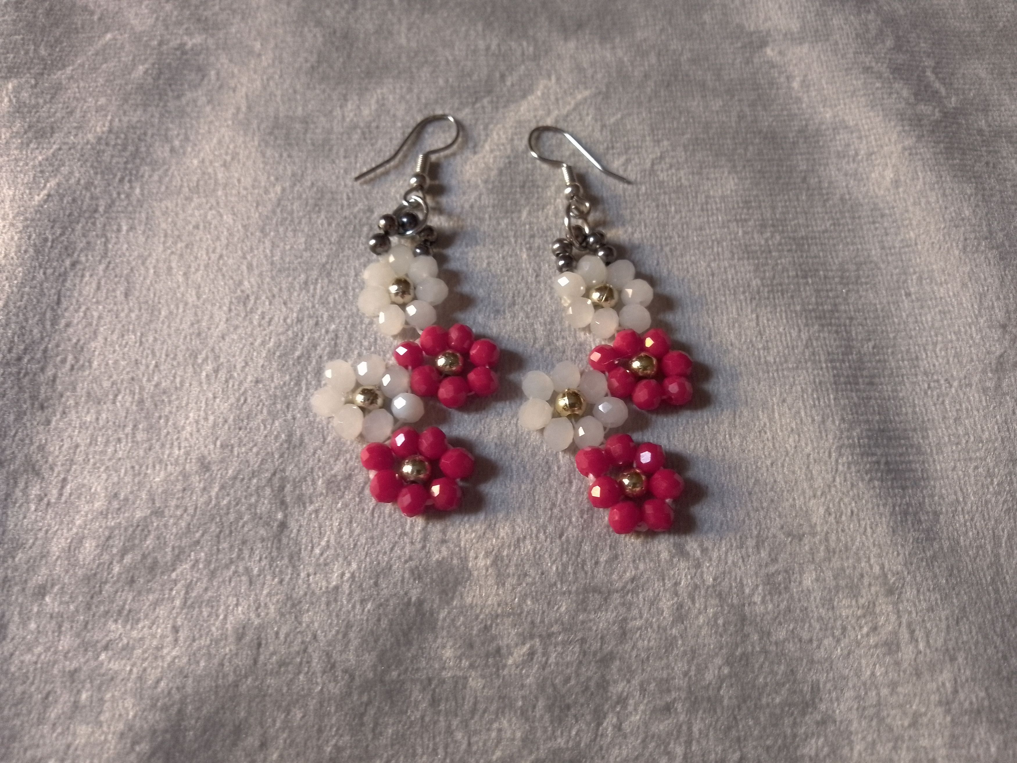 Handmade Necklace Red White Flowers Crystal. Earrings. Size ONE SIZE - 2 Thumbnail