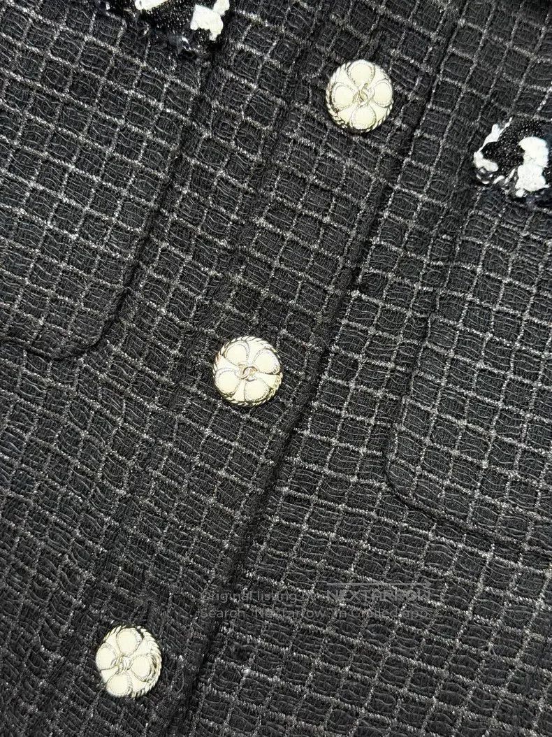Chanel Chanel Roll-edged camellia button long-sleeved coat Size XS / US 0-2 / IT 36-38 - 4 Thumbnail