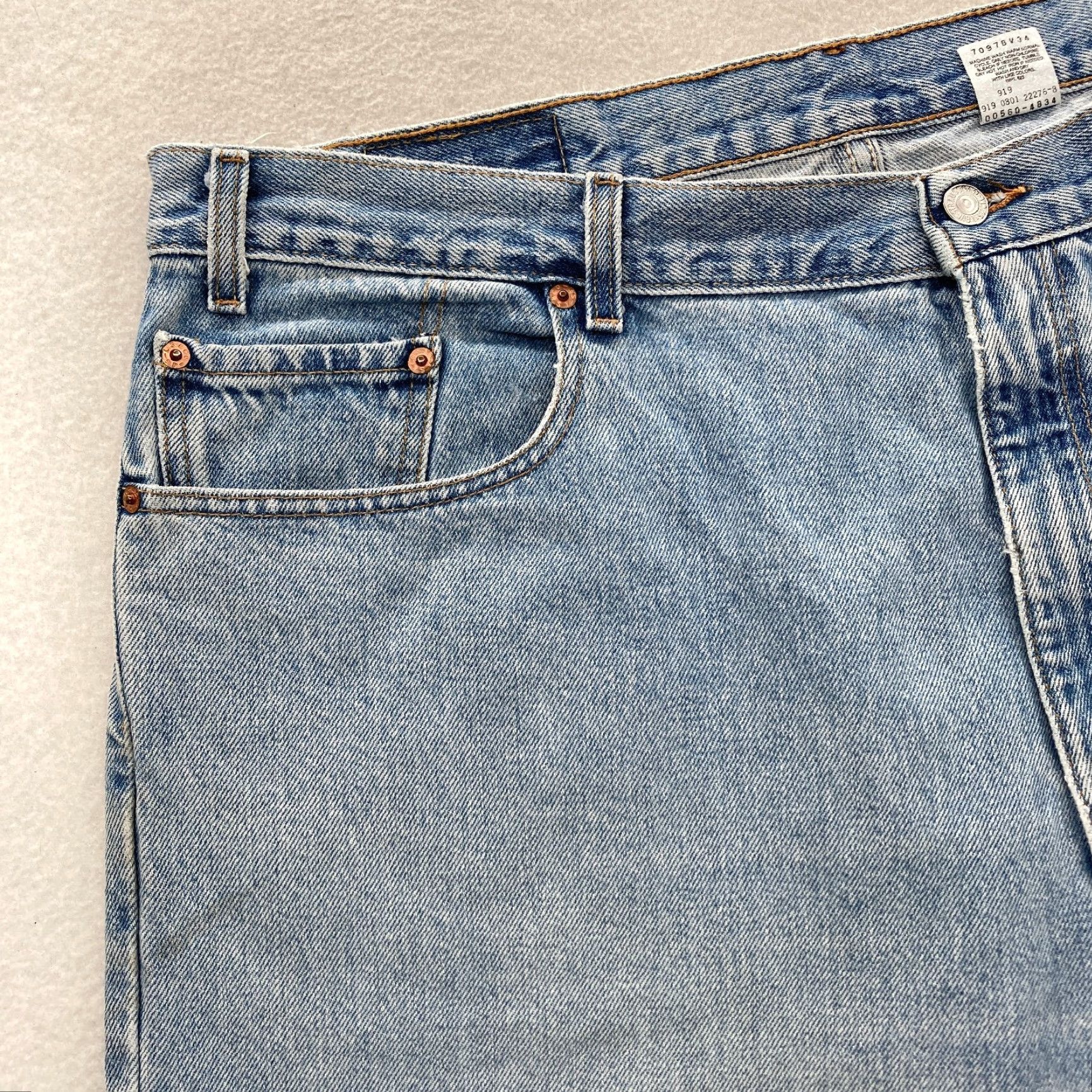 Levi's VINTAGE Levi's 560 Jeans Mens 42x30 Baggy Loose Tapered Blue Denim Skater 2001 Size US 42 / EU 58 - 3 Thumbnail
