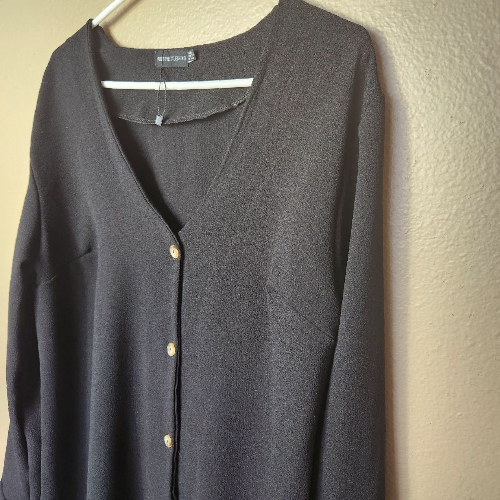 PrettyLittleThing Pretty Little Thing Dress Black Buttonfront Vneck Bell Sleeve Size 12 Womens NWOT Knee Length Polyester Shirt Dress Size XL / US 12-14 / IT 48-50 - 2 Thumbnail