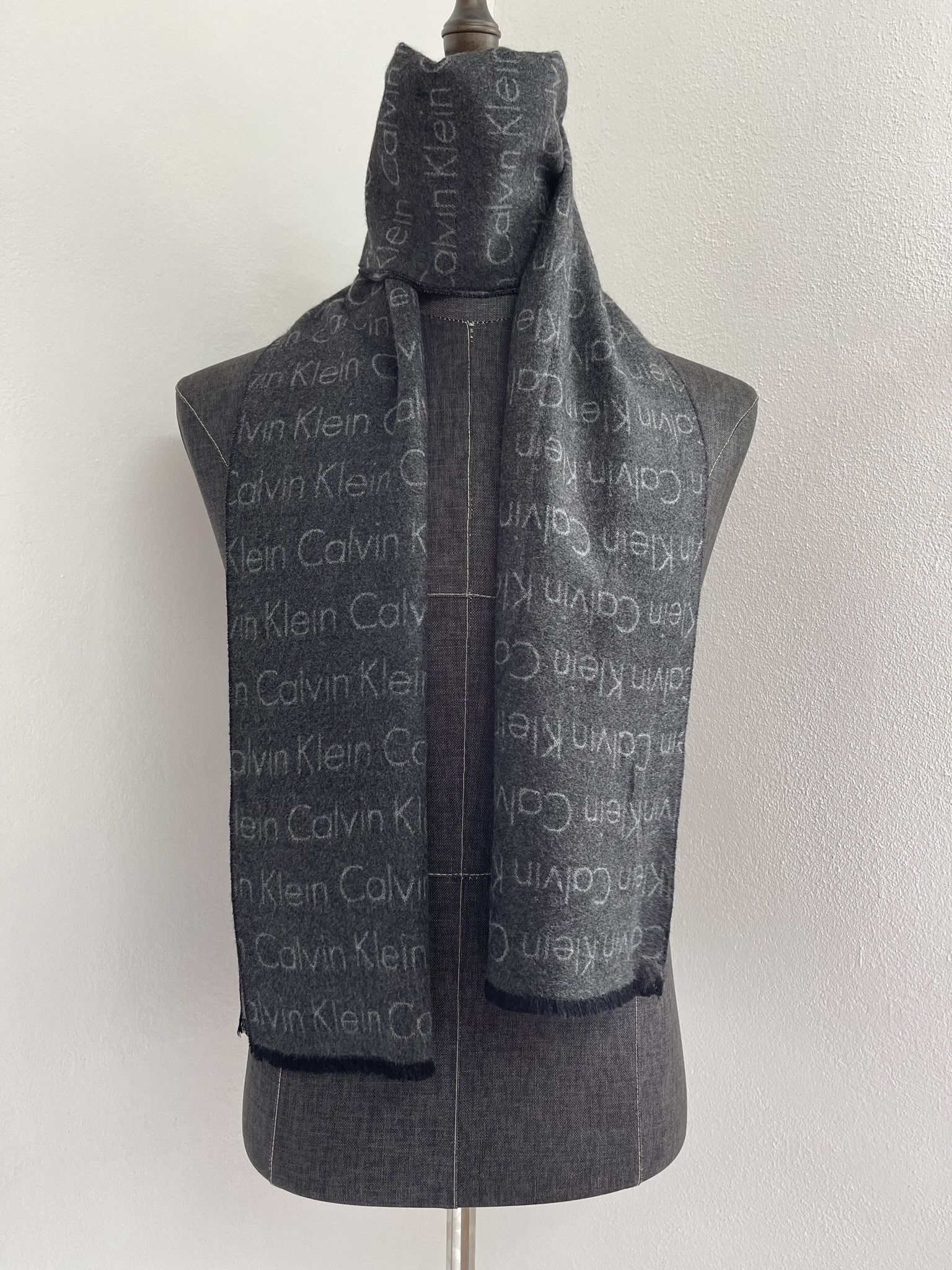 Calvin Klein Vintage Calvin Klein Scarf, Calvin Klein Muffler - 6003 Size ONE SIZE - 1 Thumbnail