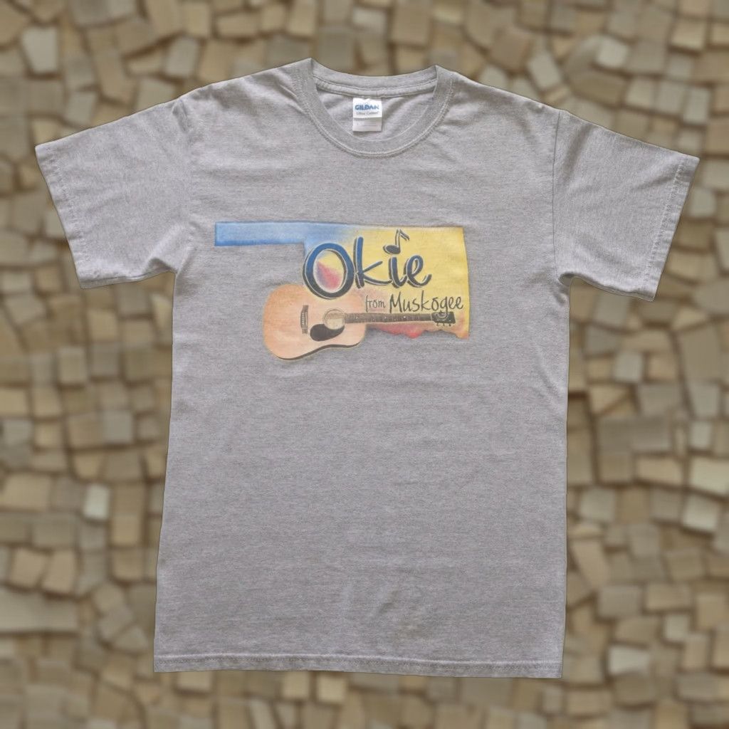 Gildan VINTAGE MERLE HAGGARD Y2K 90s RETRO COUNTRY OKIE FROM MUSKOGEE GUITAR T SHIRT SZ S Mens Size US S / EU 44-46 / 1 - 1 Thumbnail