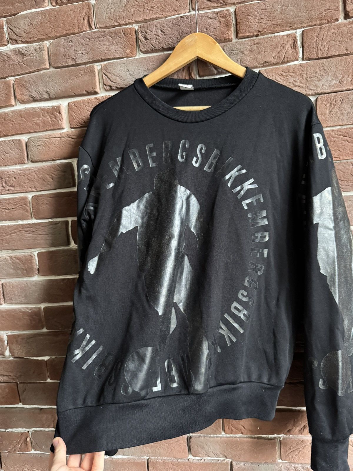 Dirk Bikkembergs Dirk Bikkembergs Logo Hype Sweatshirt Crewneck L Soccer Y2K Size US L / EU 52-54 / 3 - 8 Thumbnail
