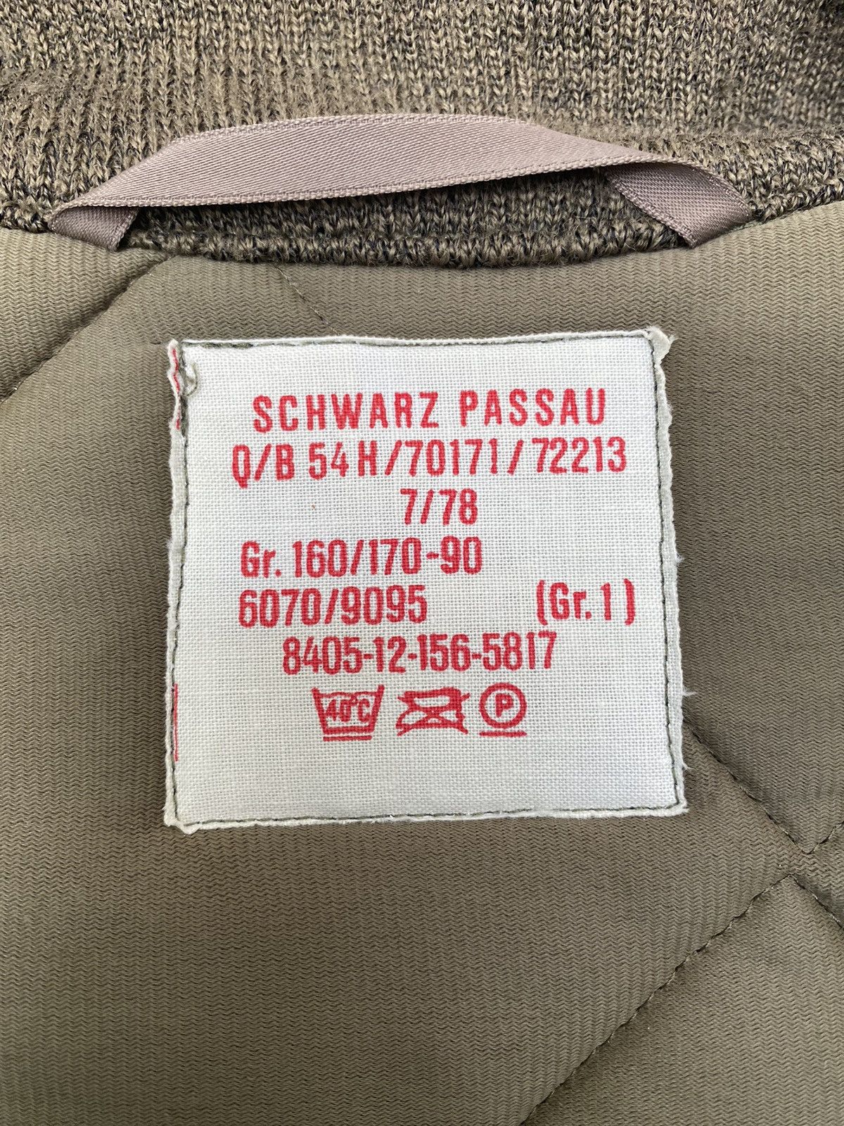 Vintage Vintage SCHWARZ PASSAU GERMAN Quilted Liner Jacket Size US M / EU 48-50 / 2 - 22 Thumbnail
