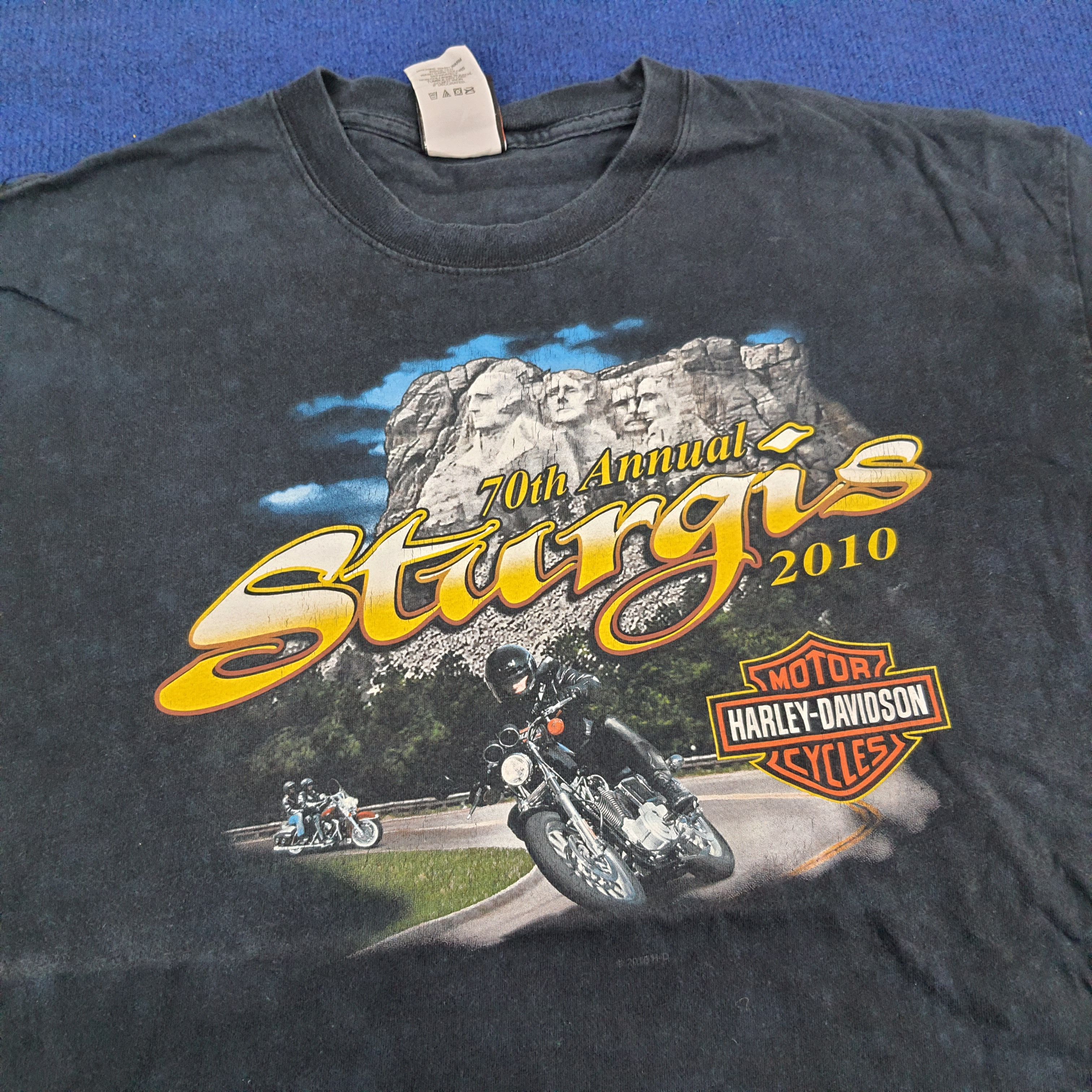 Harley Davidson × Vintage Vintage Harley Davidson Biker Sturgis 2010 T-shirt Size US XL / EU 56 / 4 - 2 Thumbnail