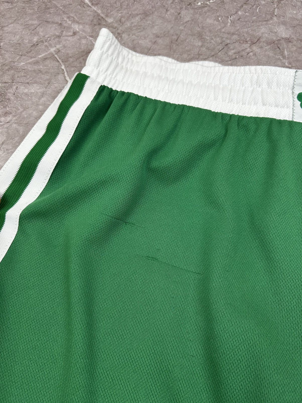 Adidas Vintage Adidas shorts NBA Celtic basketball style size m Size US 32 / EU 48 - 4 Thumbnail