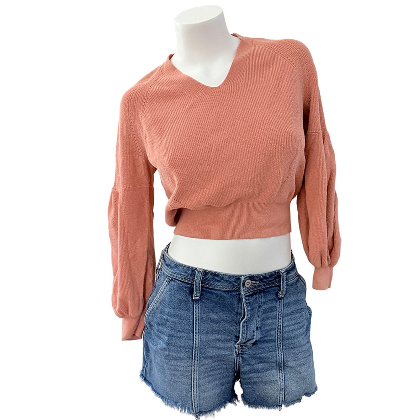 Express Oversized balloon sleeve v-neck ribbed knit cropped top Size XS / US 0-2 / IT 36-38 - 2 Thumbnail