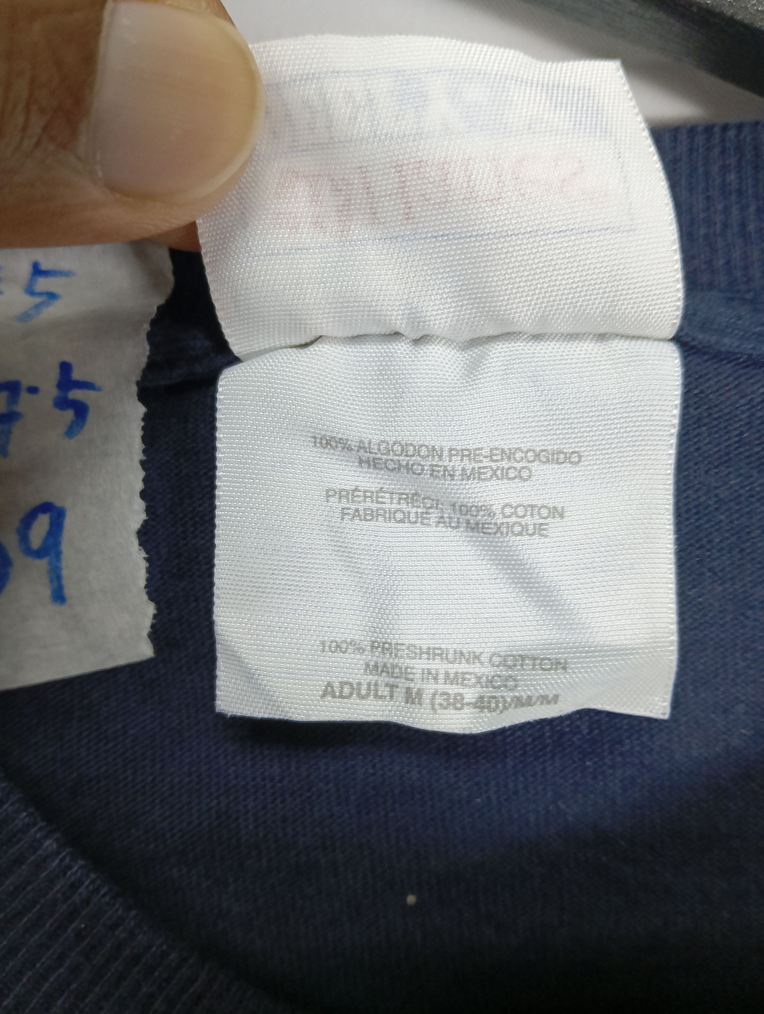 Other property of jubilatiton tOur 2003 TEE Size US M / EU 48-50 / 2 - 5 Thumbnail