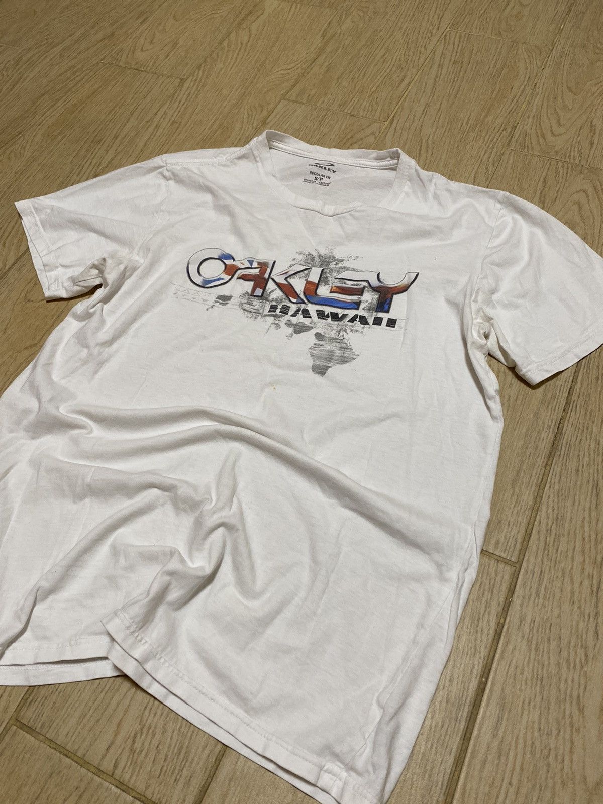 Japanese Brand × Oakley Vintage Oakley Hawaii vintage distressed t shirt Size US S / EU 44-46 / 1 - 3 Thumbnail