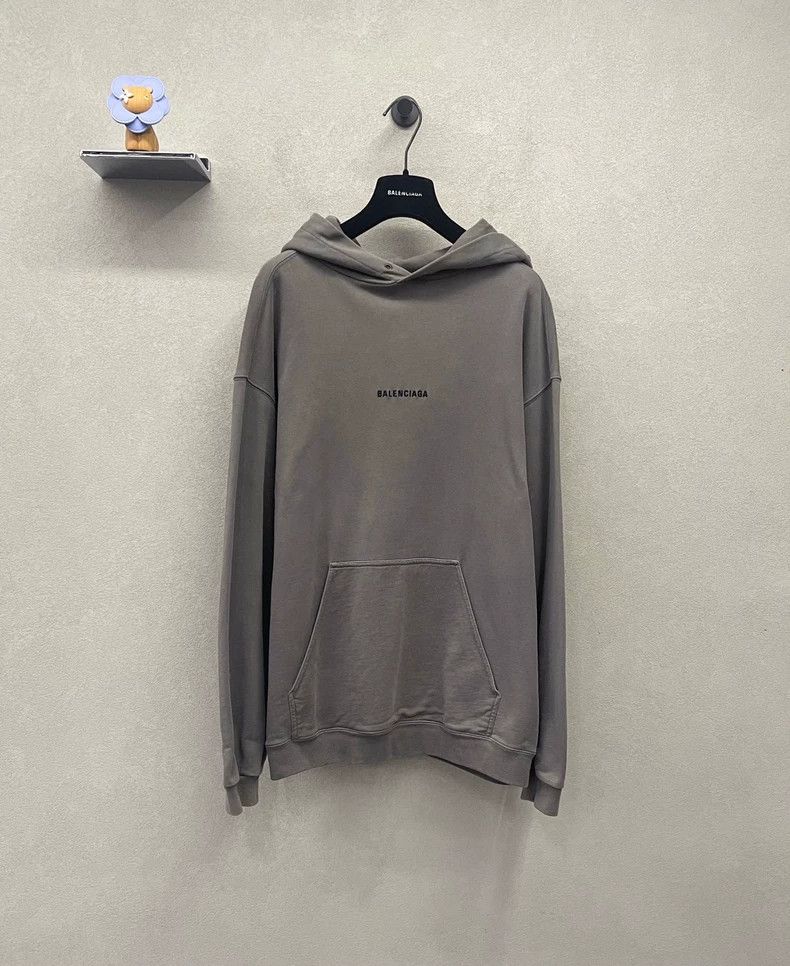 Balenciaga Balenciaga Gray Letter Logo Hoodie Size US S / EU 44-46 / 1 - 1 Thumbnail