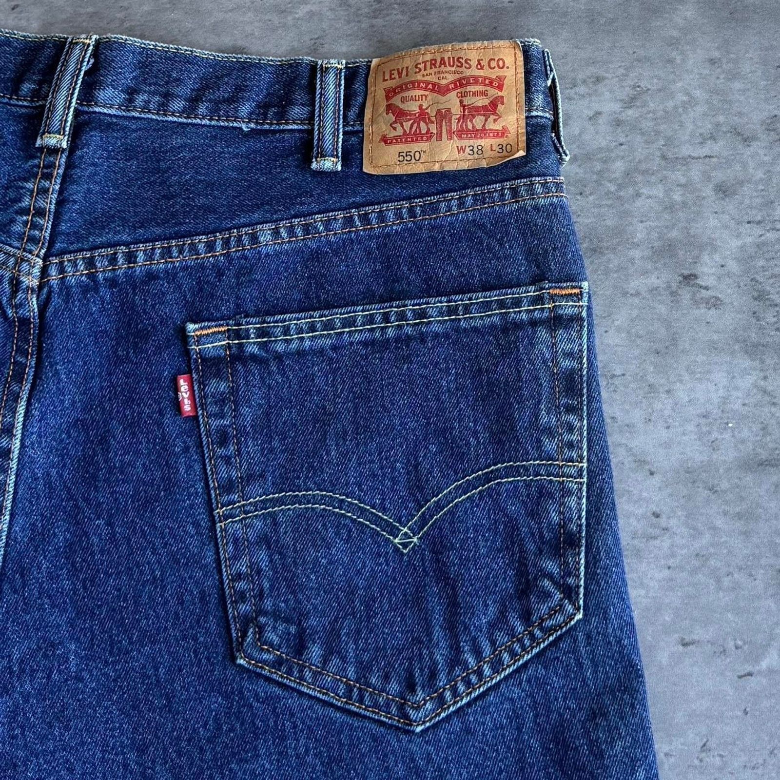 Levi's × Vintage Levi’s 550 Dark Wash Essential Denim Jeans Size US 38 / EU 54 - 3 Thumbnail