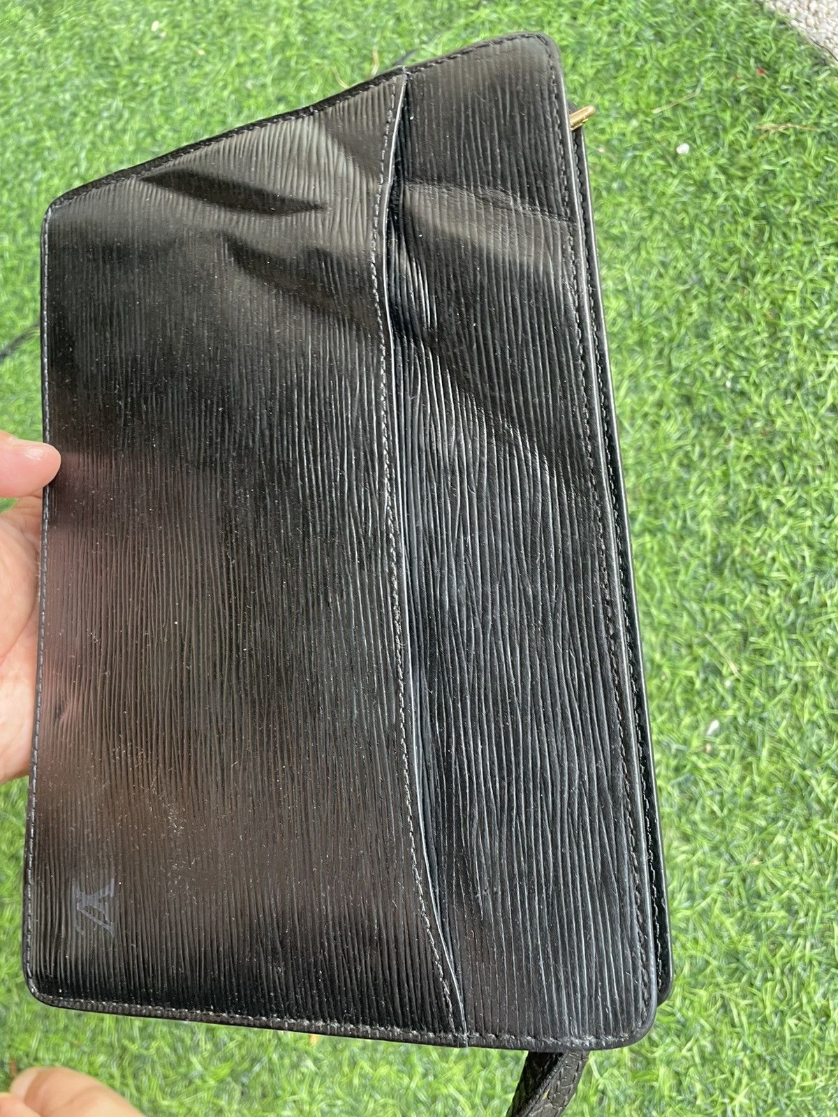 Louis Vuitton Authentic Louis Vuitton Black Epi Leather Clutch Bag Size ONE SIZE - 8 Thumbnail