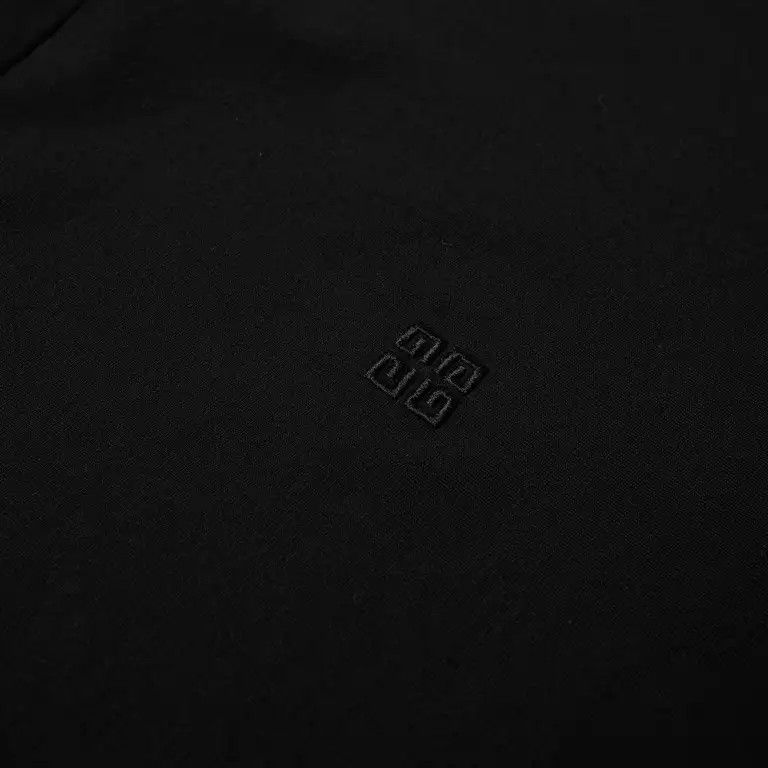 Givenchy o1loc1c0824 Classic T-Shirt in Black Size US XL / EU 56 / 4 - 4 Thumbnail
