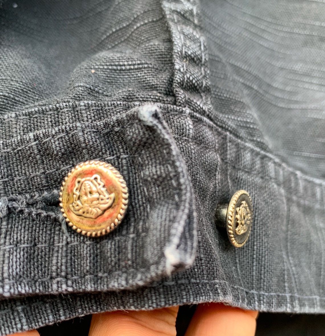 Versace Jeans Couture VINTAGE FADED VERSACE JEAN COUTURE TRUCKER DENIM JACKET Size US S / EU 44-46 / 1 - 11 Thumbnail