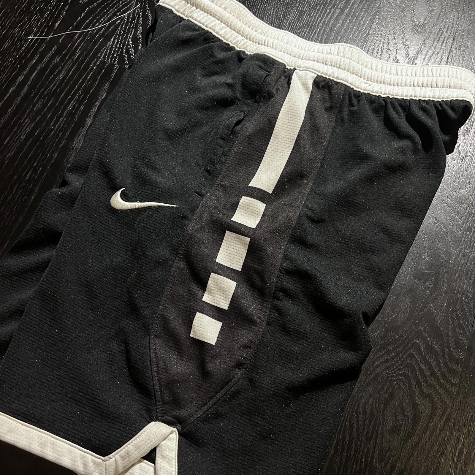 Nike Nike Elite Shorts Black White Size US 28 / EU 44 - 4 Thumbnail