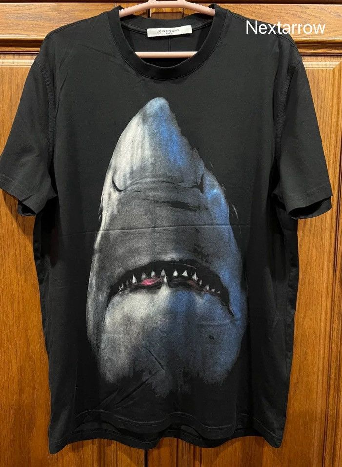 Givenchy Givenchy Shark Short Sleeve2412-Nextarrow Size US L / EU 52-54 / 3 - 1 Thumbnail