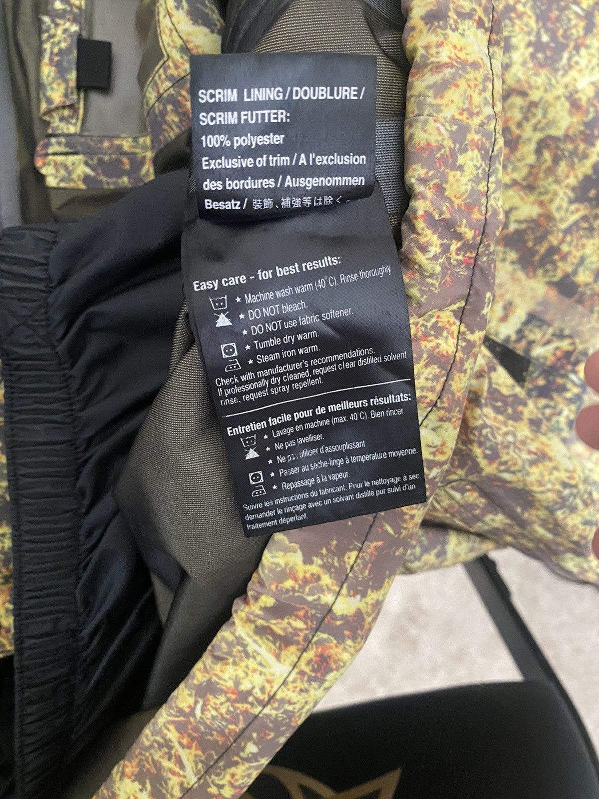 Burton × Goretex × Nitraid Burton AK x Nitraid flower Jacket Size US L / EU 52-54 / 3 - 10 Thumbnail