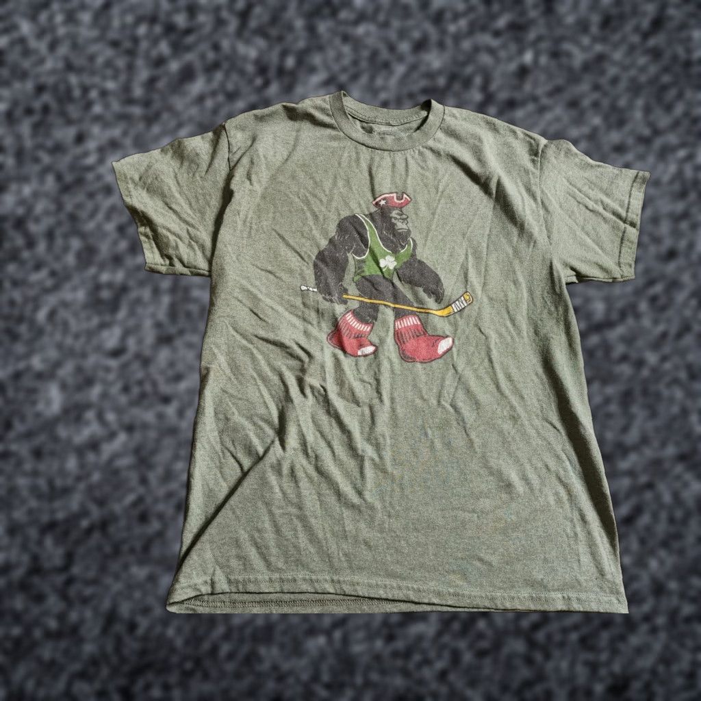 Vintage Mens L Chowdaheadz Massquatch Bigfoot Sports Funny T Shirt Distressed Green Beer Size US L / EU 52-54 / 3 - 1 Thumbnail