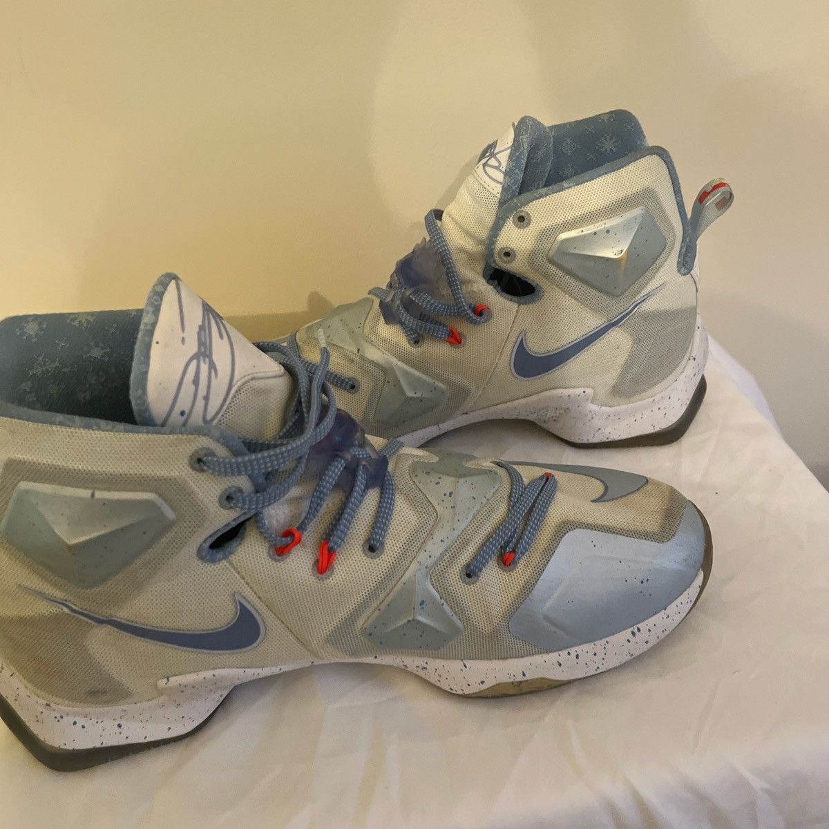 Nike Nike Lebron James Retro 13 2015 Christmas Edition Sneakers Size US 11 / EU 44 - 6 Thumbnail