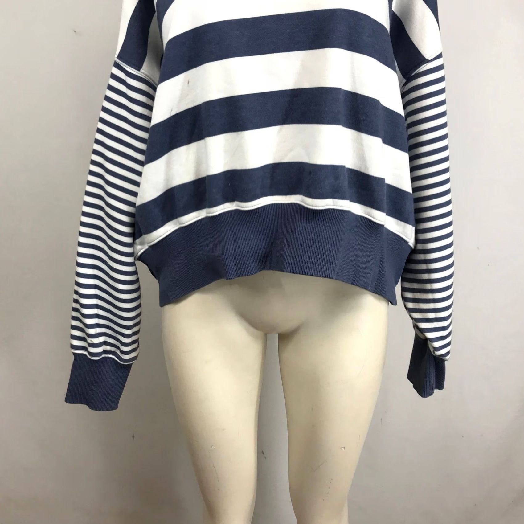 Nike Nike Womens Striped Crewneck Sweatshirt Blue White Oversized Pullover Logo Size M / US 6-8 / IT 42-44 - 3 Thumbnail