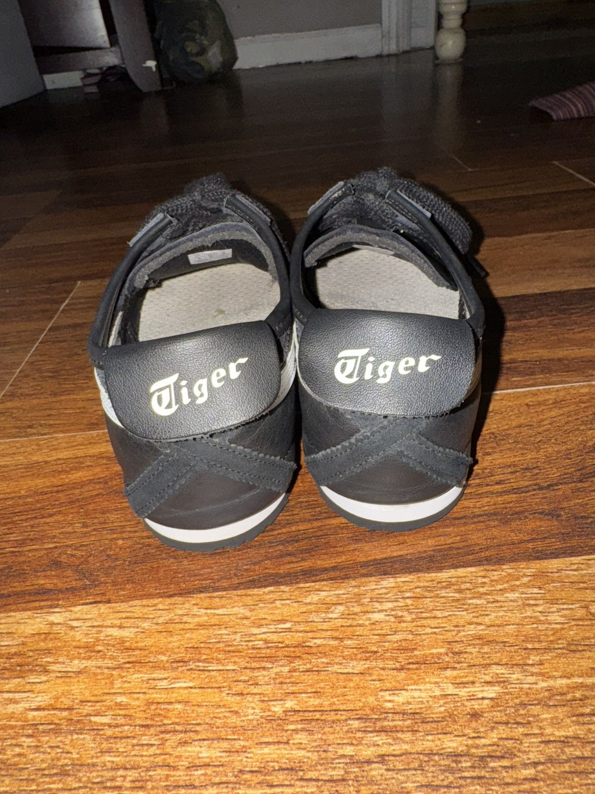 Onitsuka Tiger Black Onitsuka Tigers Size US 9 / EU 42 - 4 Thumbnail