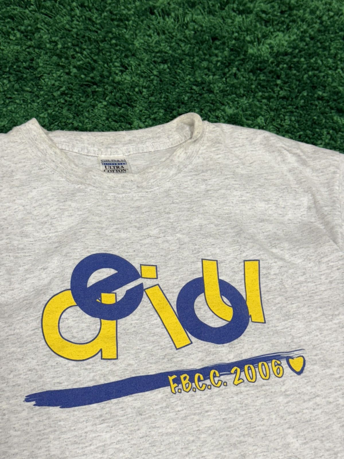 Vintage Vintage Gildan Vowels AEIOU Logo Grey Tee Large Retro Size US L / EU 52-54 / 3 - 3 Thumbnail