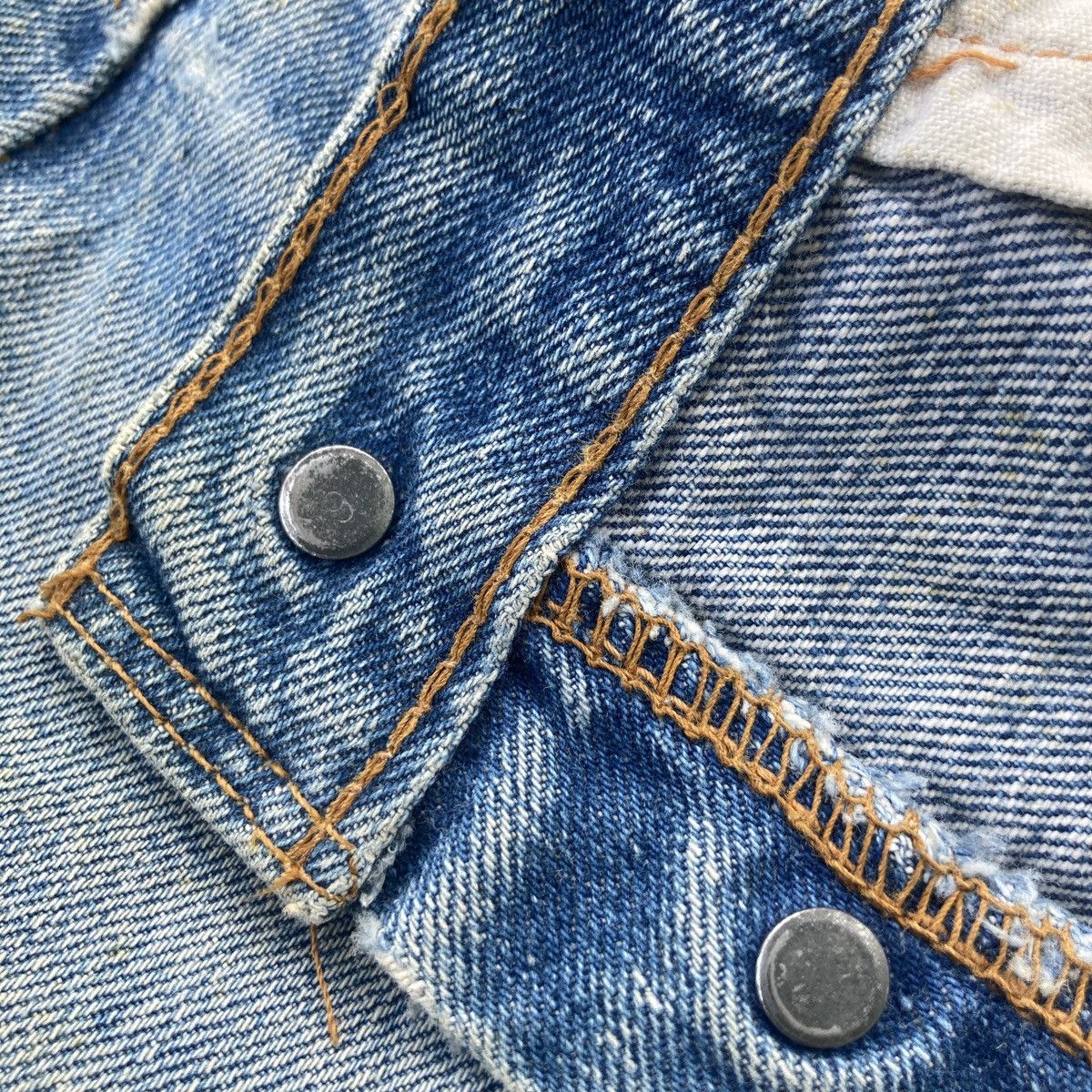 Levi's VINTAGE 60s LEVI’S 501 SELVEDGE BUTTON 6 DISTRESSED JEANS Size US 30 / EU 46 - 11 Thumbnail