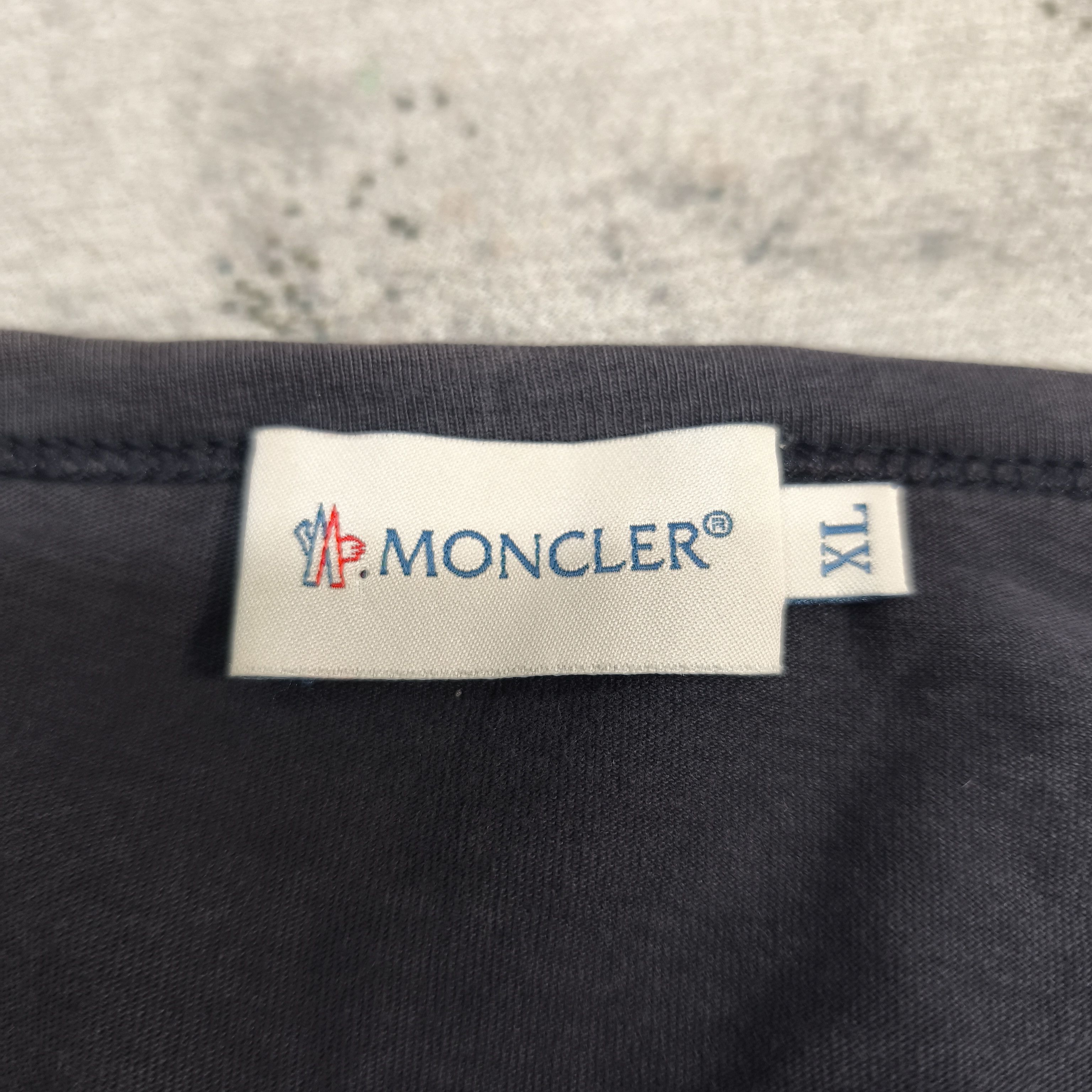Moncler Moncler Art Paint T-shirt Size US XL / EU 56 / 4 - 9 Thumbnail