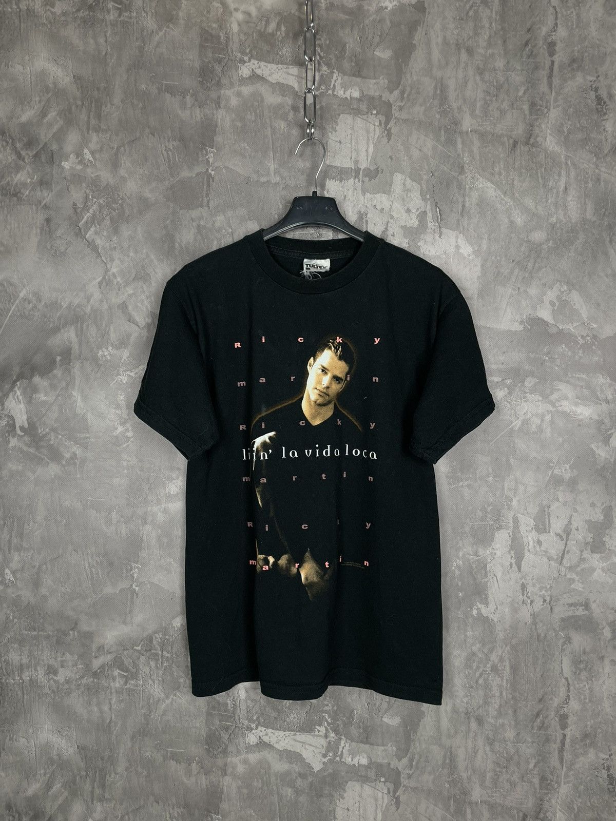 Band Tees × Tultex × Vintage Ricky Martin Vintage 90s Rock Music Y2K Logo Band T-Shirt Size US S / EU 44-46 / 1 - 1 Thumbnail