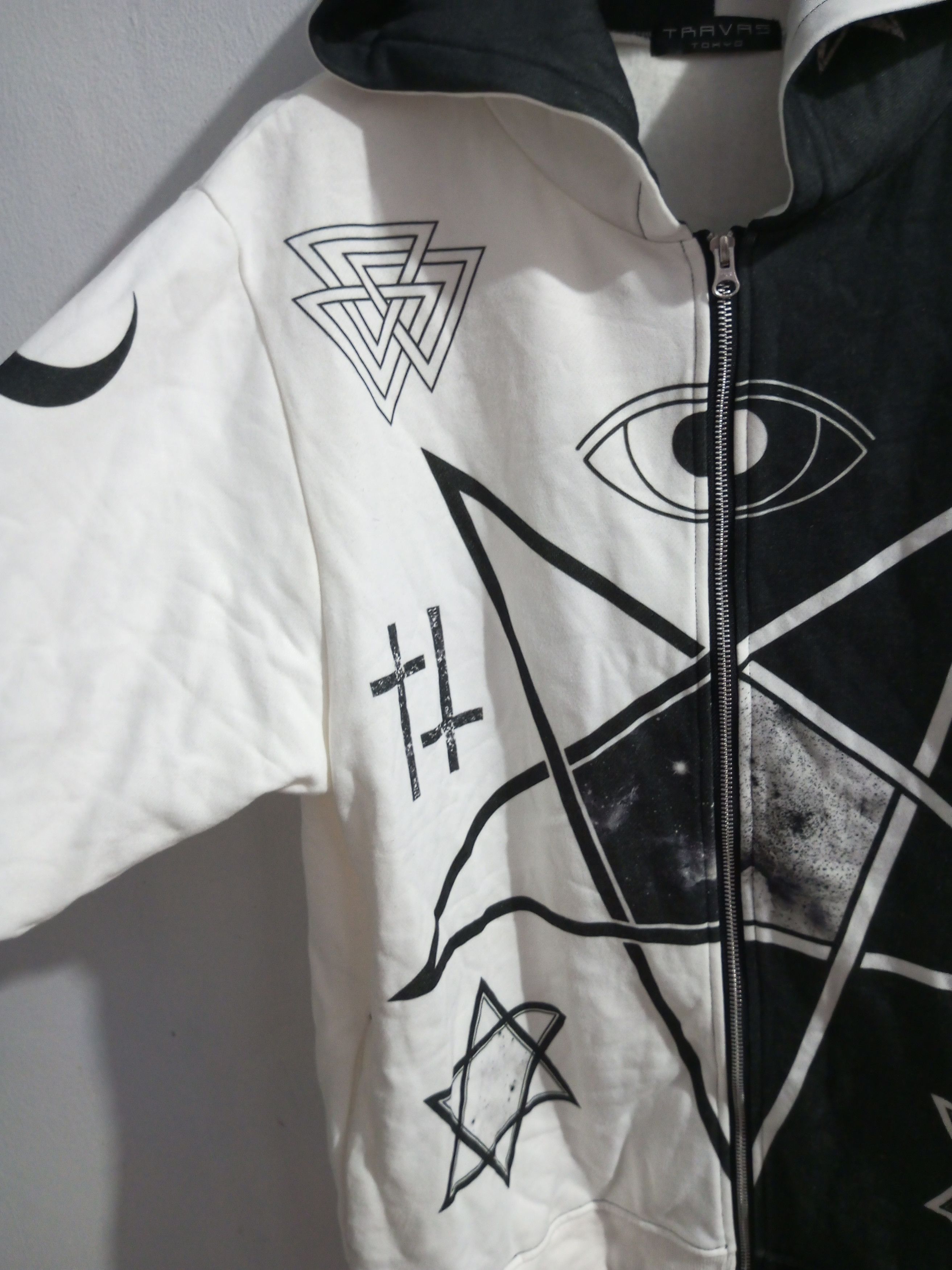 Japanese Brand Travas tokyo illuminati cross hoodie Size US L / EU 52-54 / 3 - 8 Thumbnail