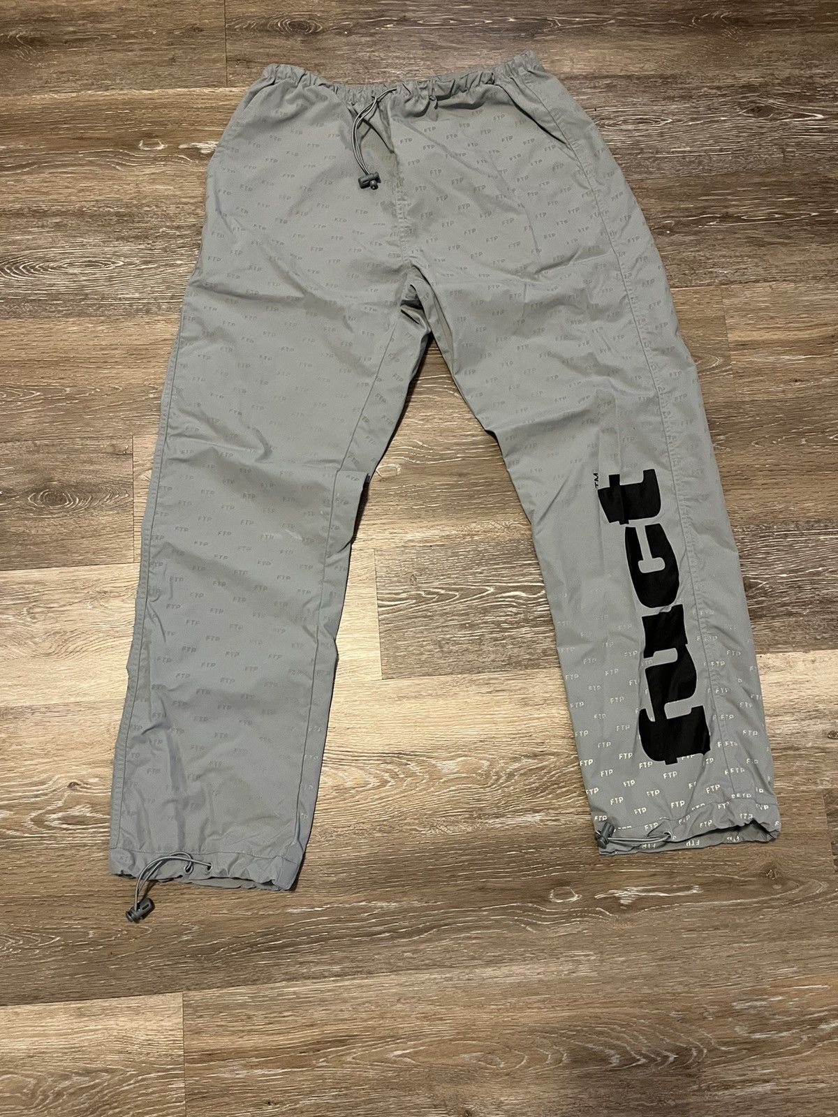 Fuct Headlines sweatpants purchases & T-Shirt Bundle / FTP / G59