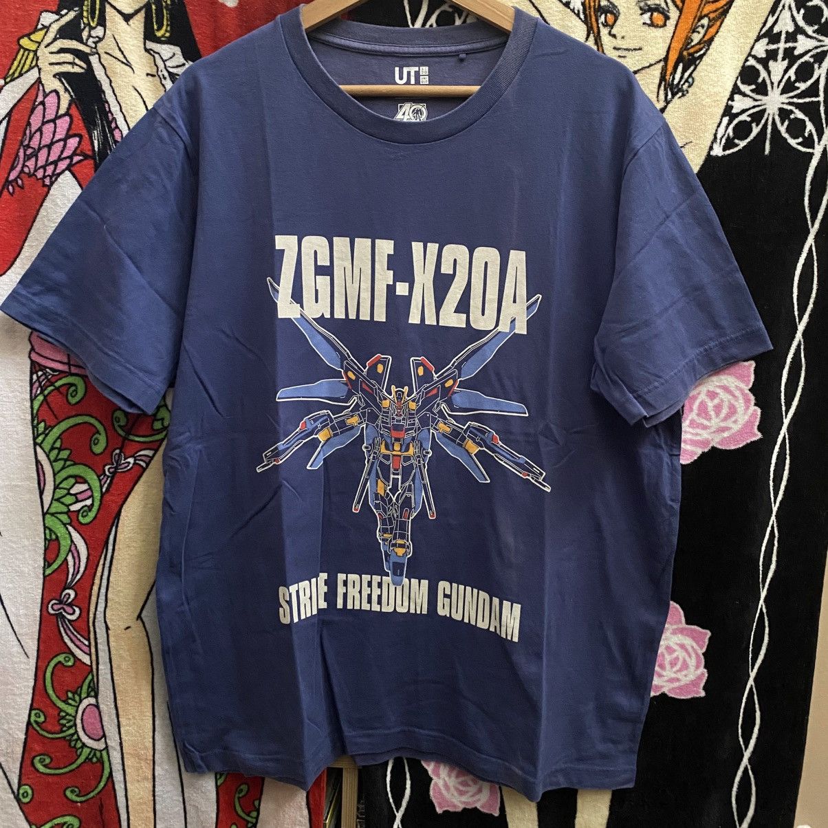 Uniqlo UNIQLO GUNDAM 40TH ANIVESSARY Size US XL / EU 56 / 4 - 1 Thumbnail