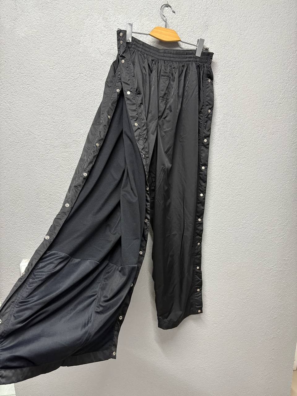 Nike Nike vintage mens track pants XL Size US 36 / EU 52 - 1 Thumbnail