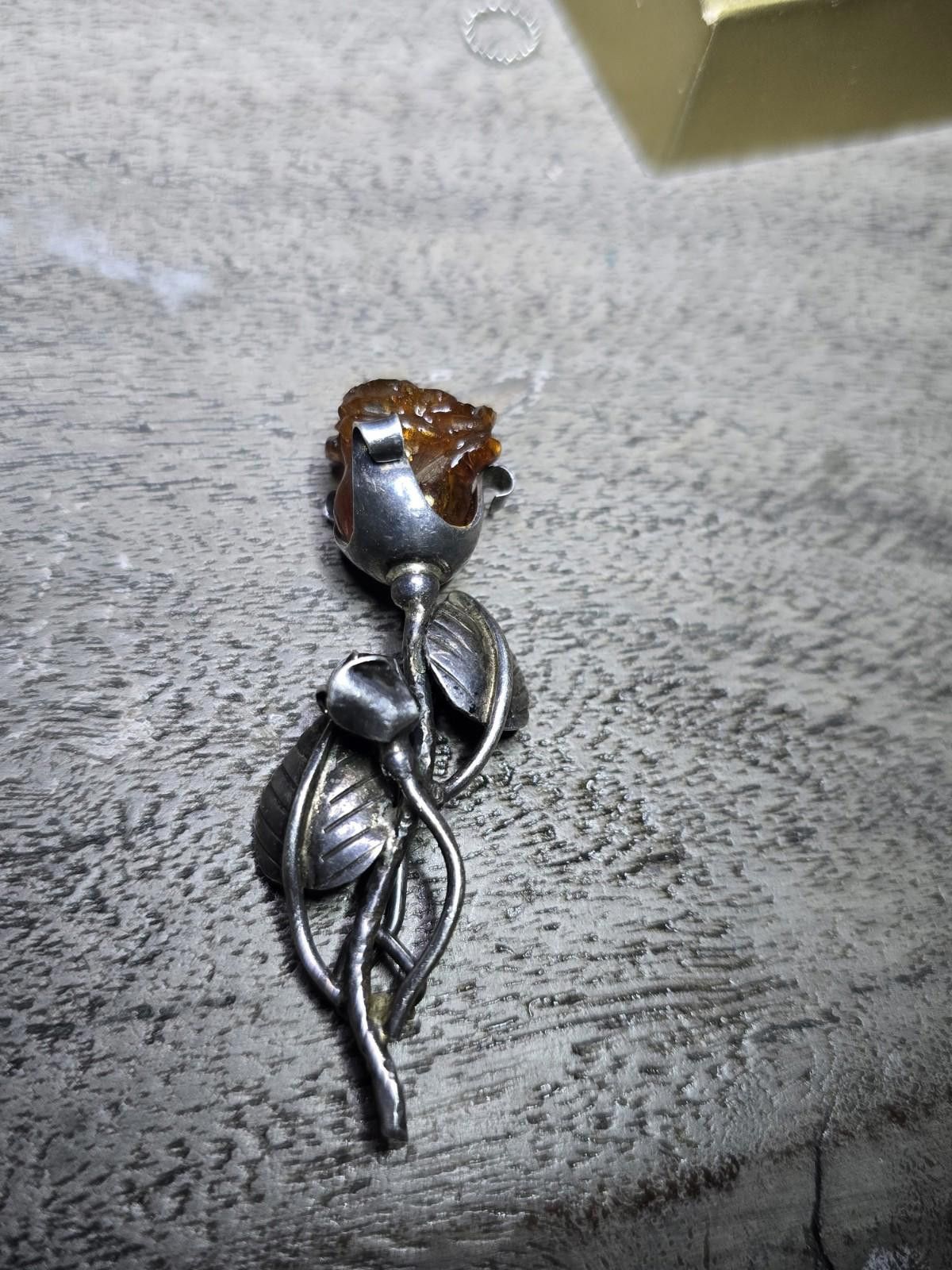 The Unbranded Brand Sterling Silver Rose Brooch Pendant Amber or Resin Size ONE SIZE - 5 Thumbnail