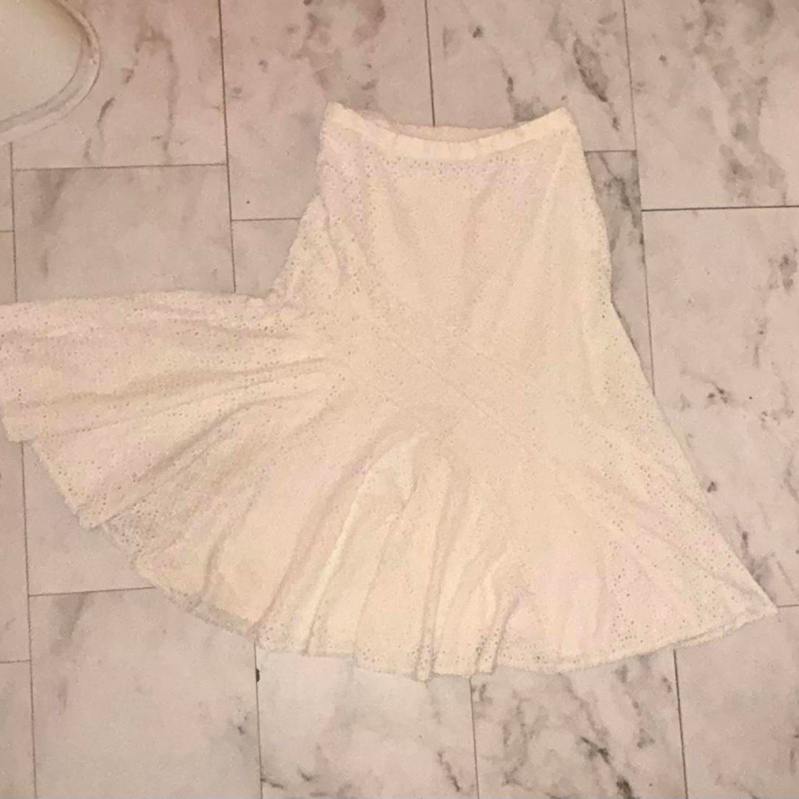 Coldwater Creek Coldwater Creek White Eyelet Flared Midi Skirt Size M Size 30" / US 8 / IT 44 - 3 Thumbnail