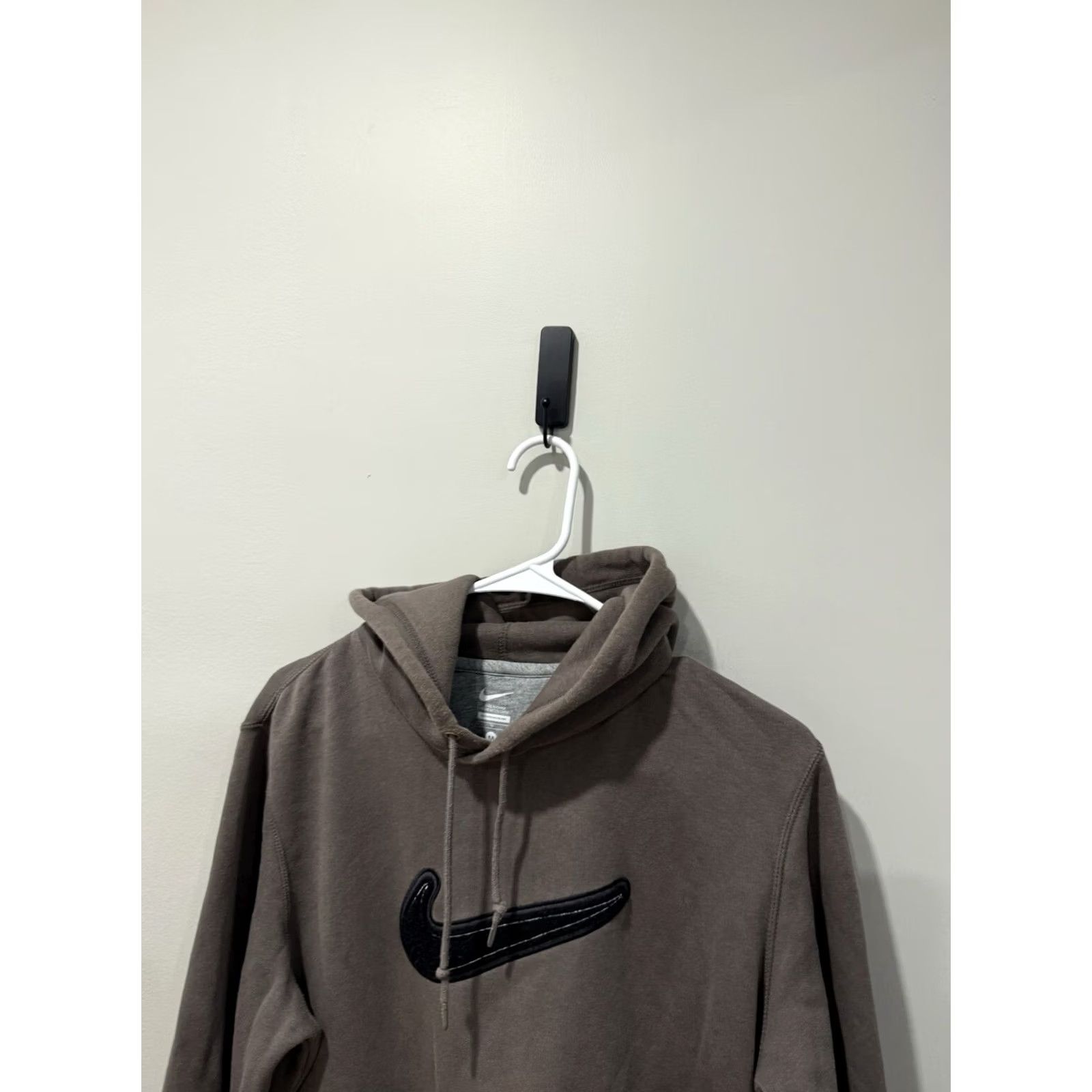 Nike VINTAGE Nike Hoodie Sweatshirt Men's Medium Brown Y2K Big Swoosh Logo Pullover Size US M / EU 48-50 / 2 - 3 Thumbnail