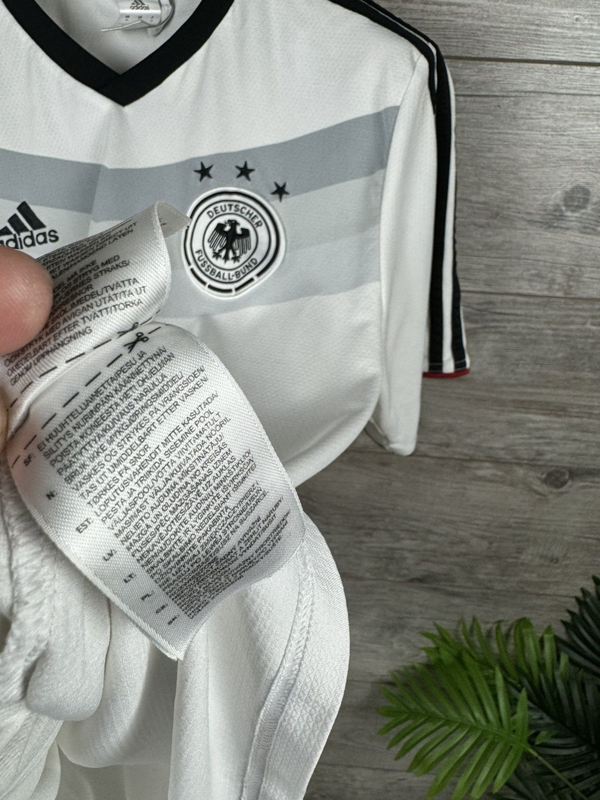 Adidas Adidas Deutscher Fussball-Bund 2014 2015 size M Size US M / EU 48-50 / 2 - 10 Thumbnail
