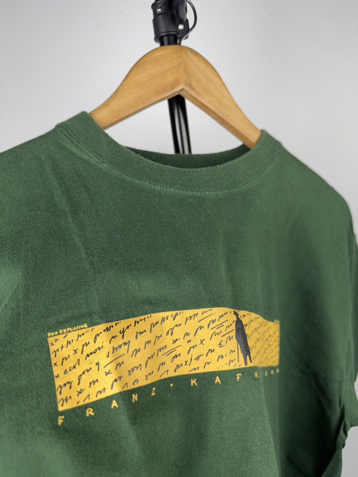 Vintage Vintage 00s Retro Franz Kafka Prague Art Graphic T-Shirt Size US L / EU 52-54 / 3 - 7 Thumbnail