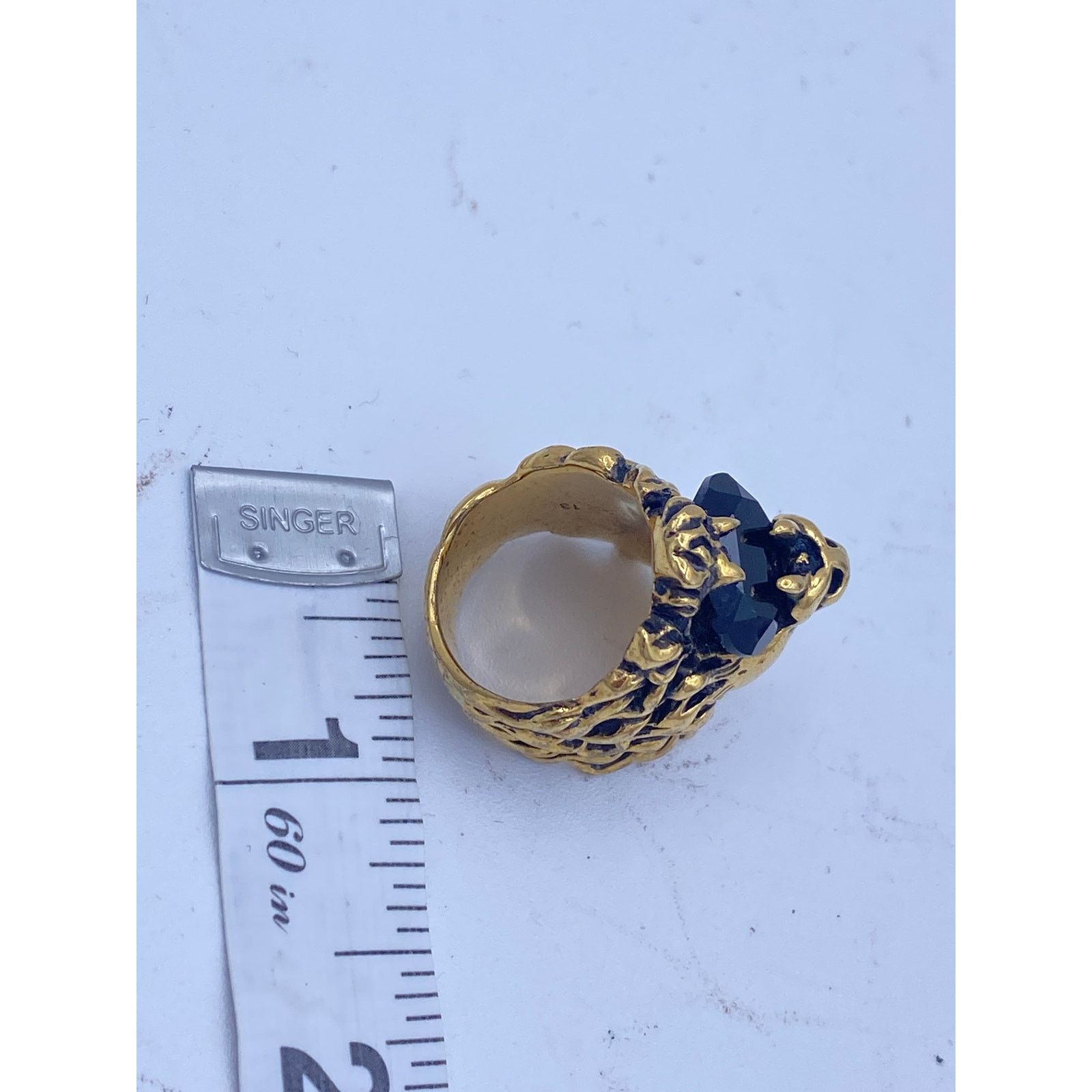 Gucci Gucci Lion Head Ring – Gold-Tone with Black Stone, Size 6 Size ONE SIZE - 11 Thumbnail