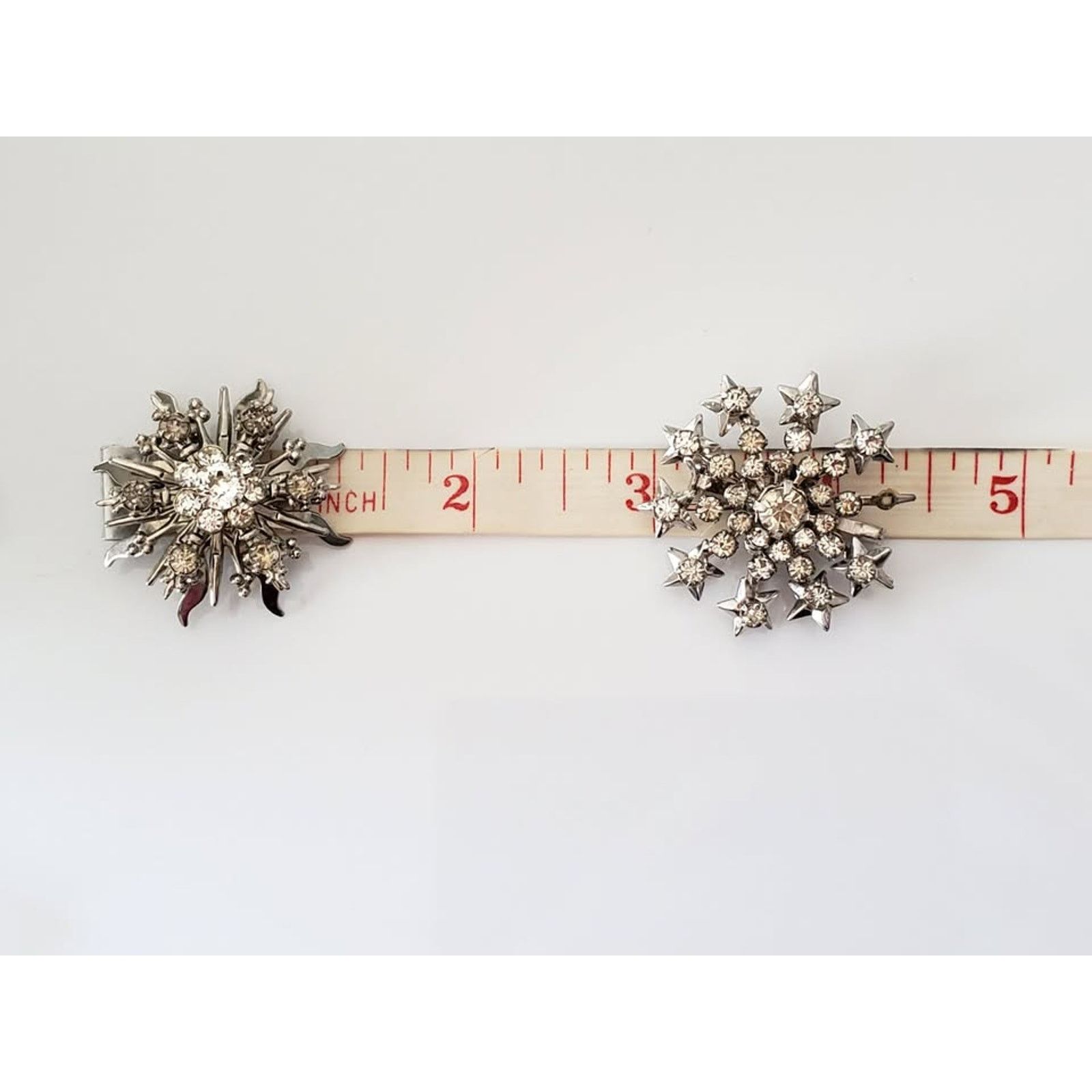Other Vintage Snowflake Clear Rhinestone Brooch Lot of 2 Size ONE SIZE - 5 Thumbnail