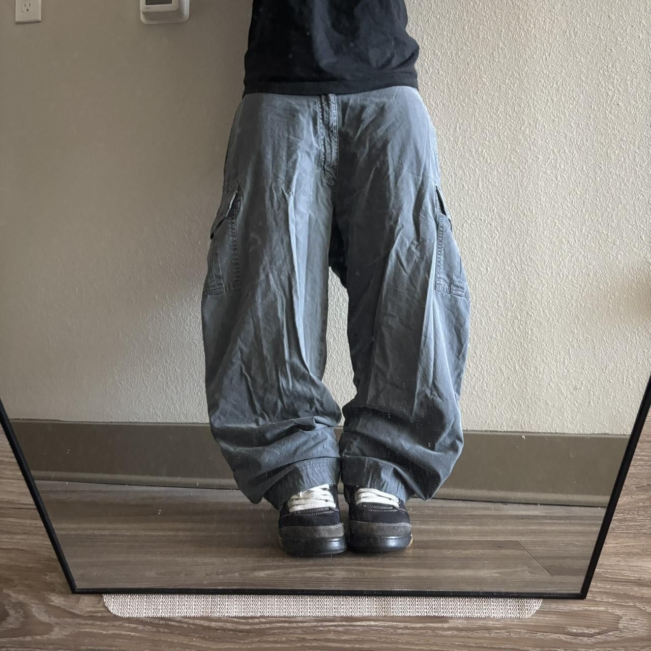 Vintage Crazy Vintage Y2K/2000s Baggy Grey Skater Style Cargo Pants! 36x27 Size US 36 / EU 52 - 1 Thumbnail