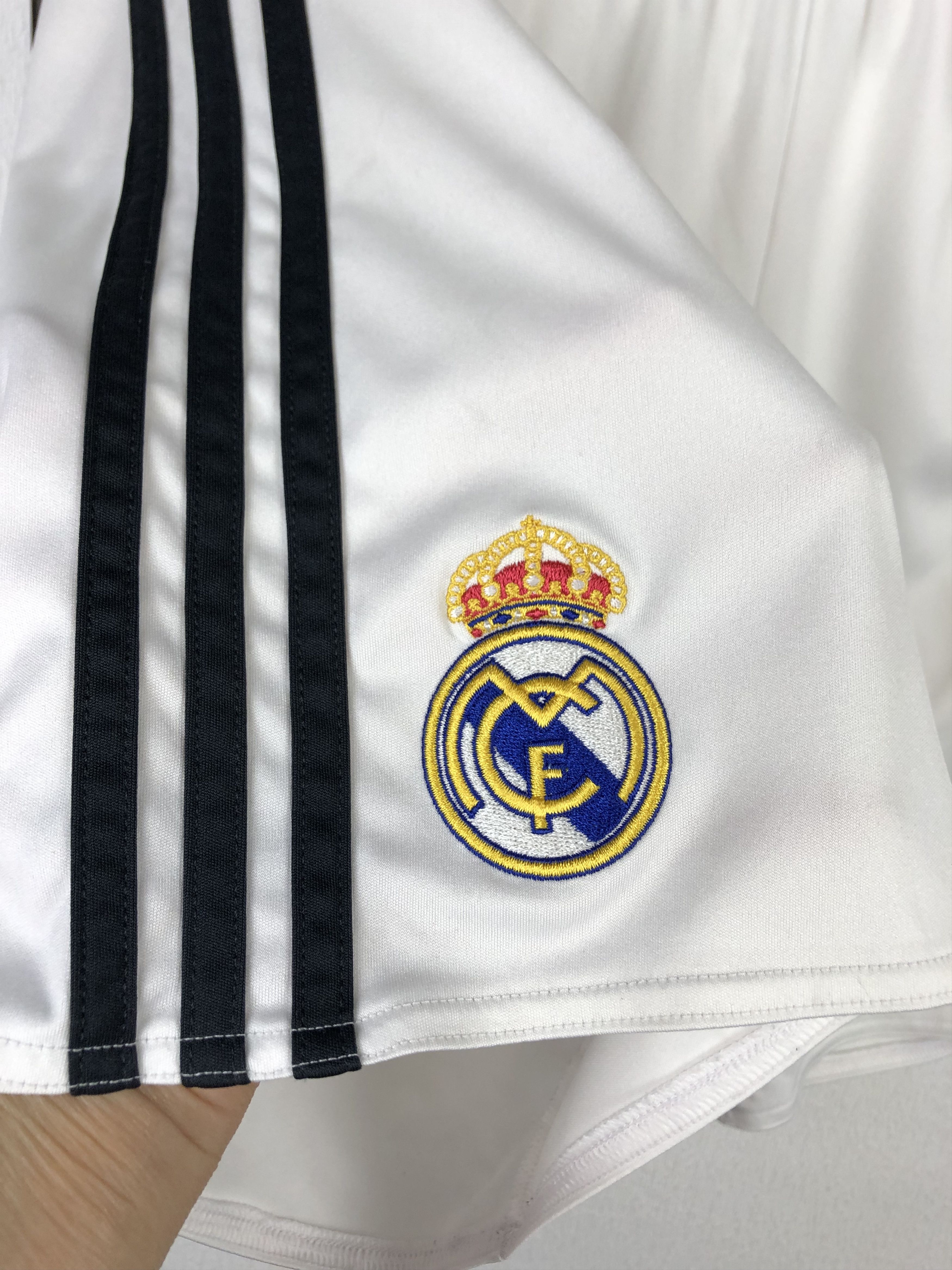 Adidas Vintage Adidas Real Madrid Football Shorts Soccer White L Size US 34 / EU 50 - 2 Thumbnail