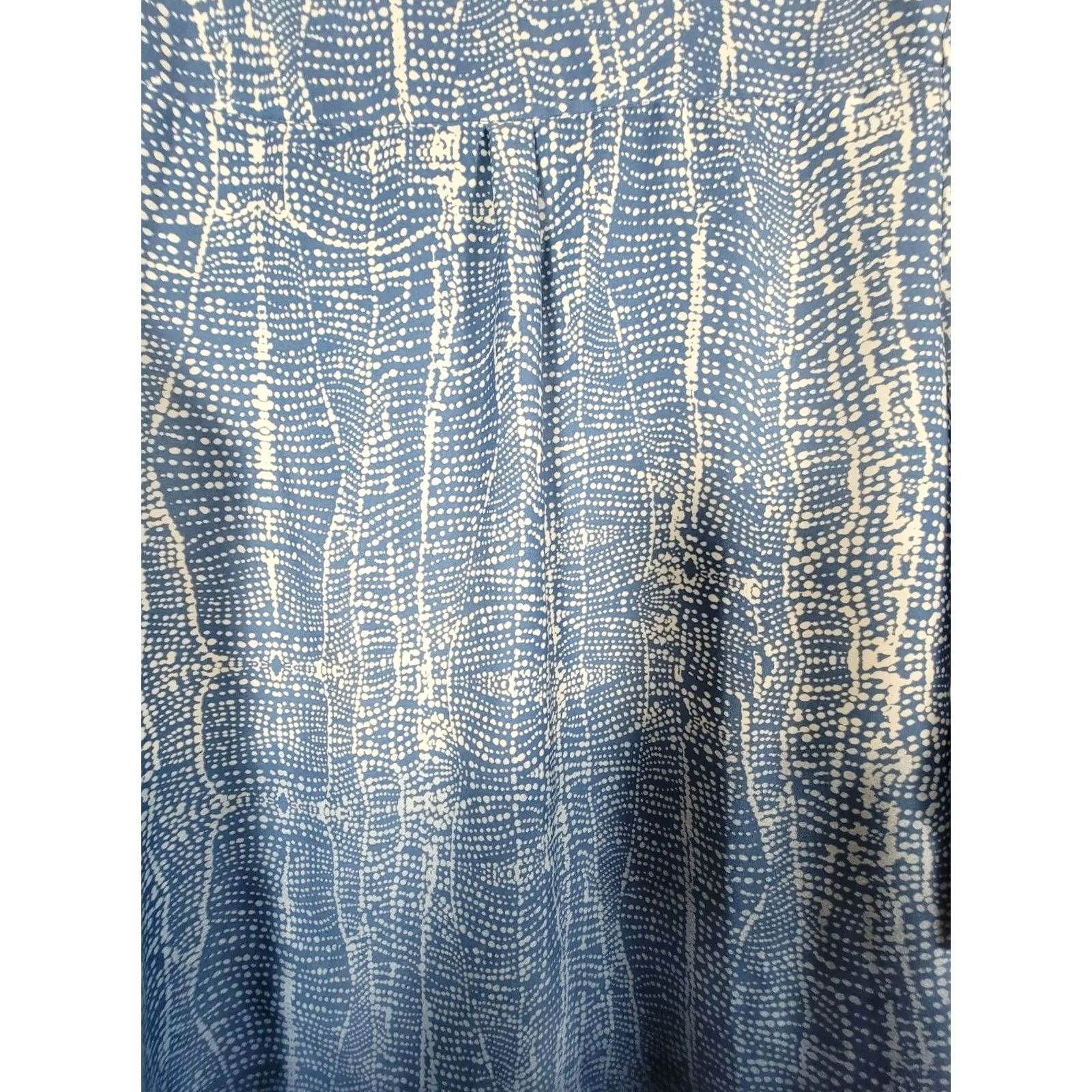 Soft Surroundings Soft Surroundings Blouse Blue Spotted 3/4 Sleeve V-neck Large Women Size L / US 10 / IT 46 - 4 Thumbnail